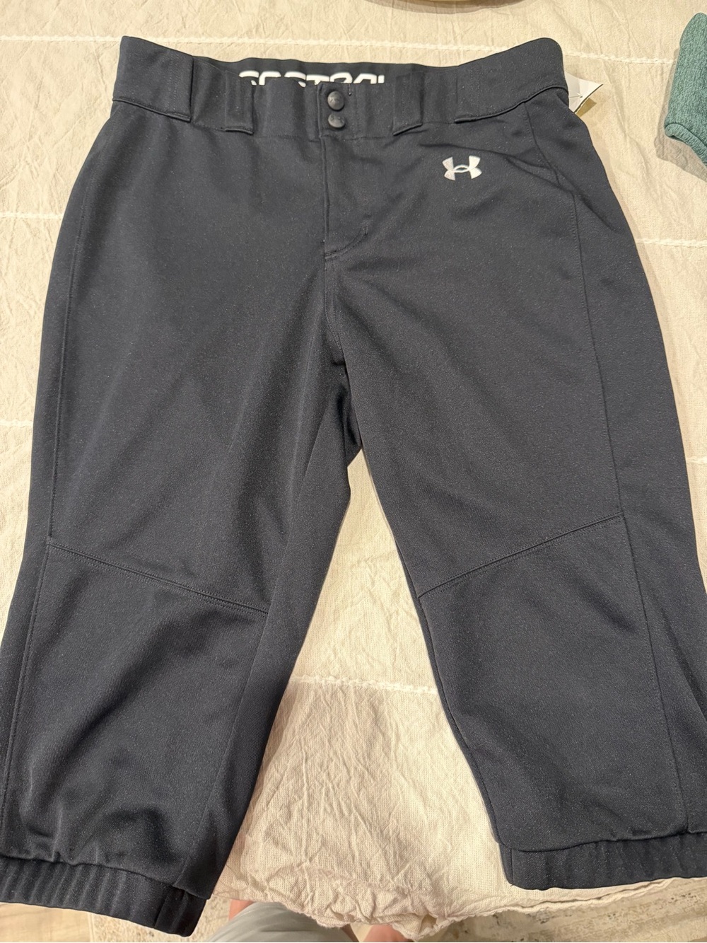 Under Armour Black Athletic Capri Pants